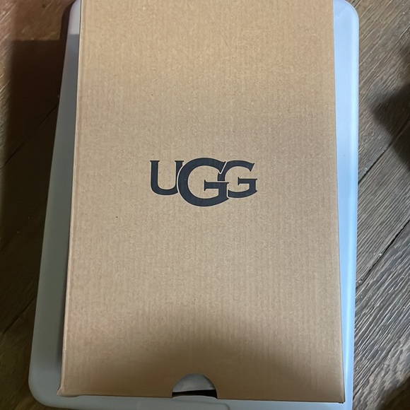 Uggs White Fluffita Pixelate Sandal-size 6 NIB - Picture 6 of 12